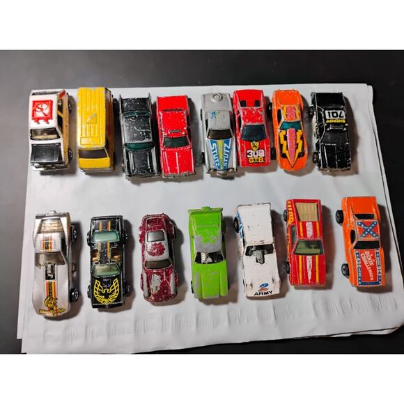 Lot Of 16 Vintage Hot Wheels Cars Trans Am Ferrari Radical Racer & More - Picture 1 of 11